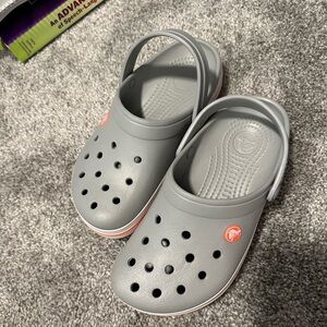 Grey Crocs Women’s 6